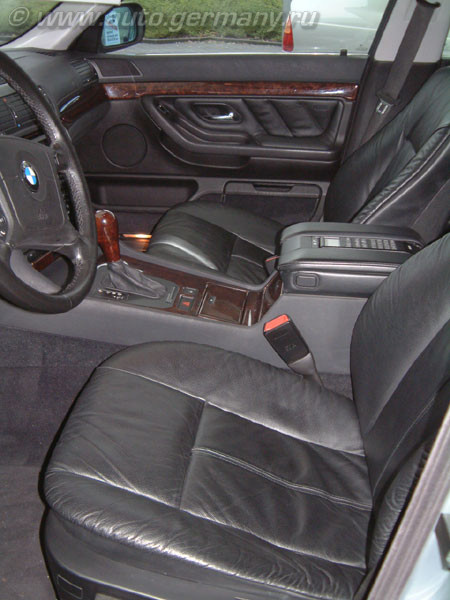 BMW 728iA (101)